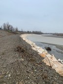 Tratto con scogliera in fase di realizzazione.jpg