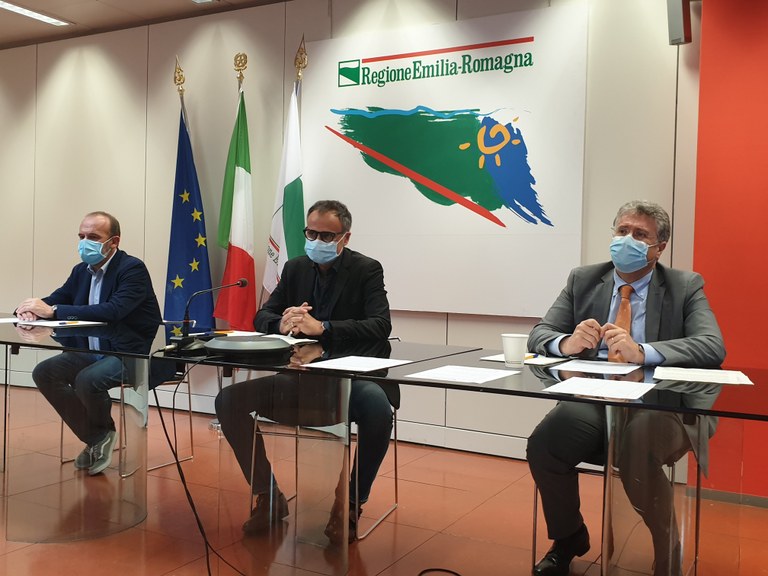 foto conferenza stampa con Corsini.jpg