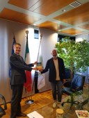 Il presidente Bonaccini e il console Wohlauer.jpg