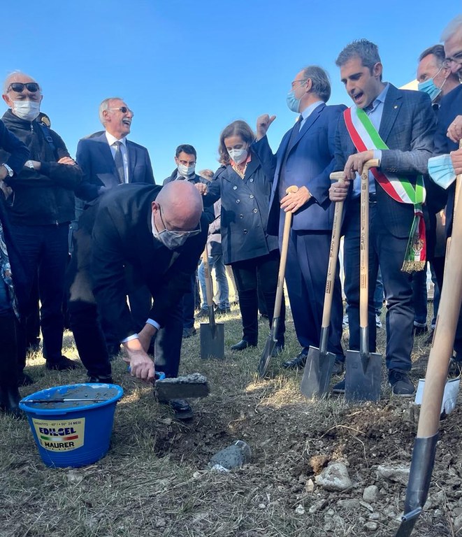 Il presidente Bonaccini dà inizio al cantiere per la Cassa del Baganza