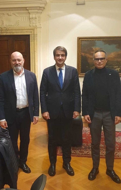 Foto incontro presidente Bonaccini, ministro Fitto e assessore Corsini