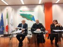 Foto: il presidente Bonaccini e gli assessori Salomoni e Colla in conferenza stampa
