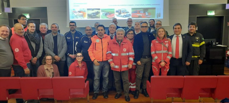 L'assessore Corsini con i volontari del soccorso stradale