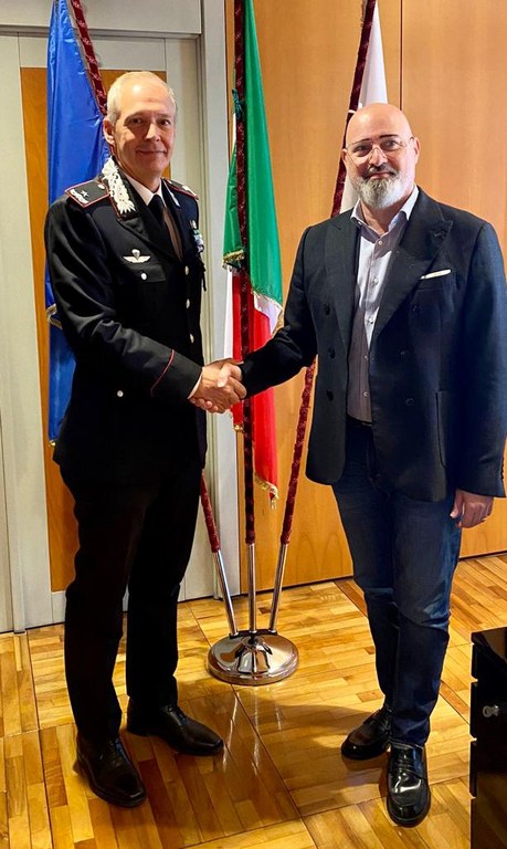 Il presidente Bonaccini insieme al Generale di brigata Massimo Zuccher