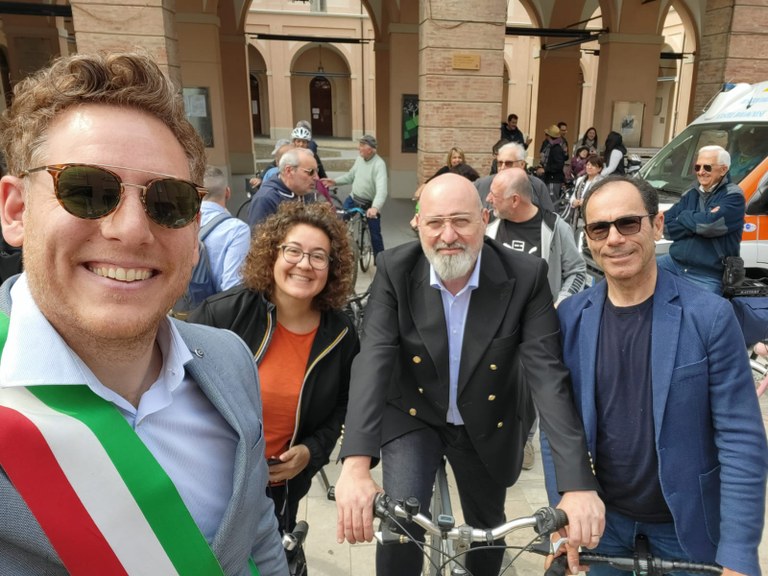 Inuagurazione ciclovia, da sn della Godenza, Manuela Rontini, Stefano Bonaccini e Davide Cassani
