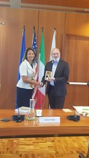 Una foto dell'incontro tra il presidente Bonaccini e la console Ballard