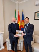Il presidente Stefano Bonaccini con l'ambasciatore Hai Hung Duong - foto 2