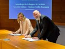 Foto - Il momento della firma