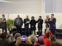 Foto - L'assessore Mammi durante la premiazione della cantina Bertolani per i 100 anni di attività