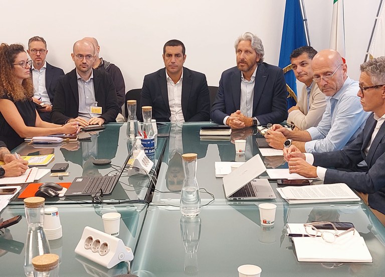 Incontro Yoox in Regione