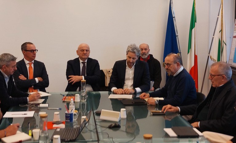 Foto - Gli assessori regionali Colla e Paglia all'incontro