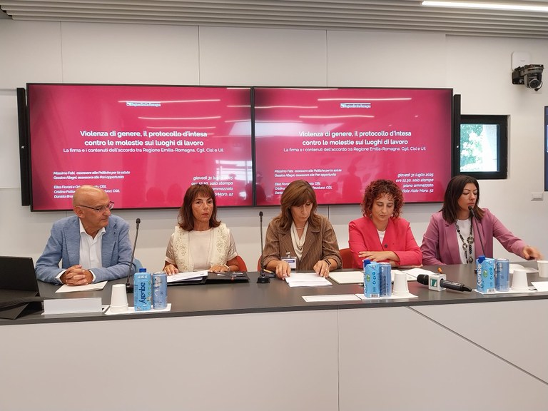 conf. stampa protocollo molestie.jpg