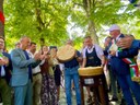 L'apertura di una forma di Parmigiano Reggiano.jpeg