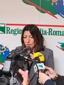 L'assessora Allegni in conferenza stampa