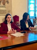 La vicesindaca Emily Clancy e l'assessora Gessica Allegni in conferenza stampa